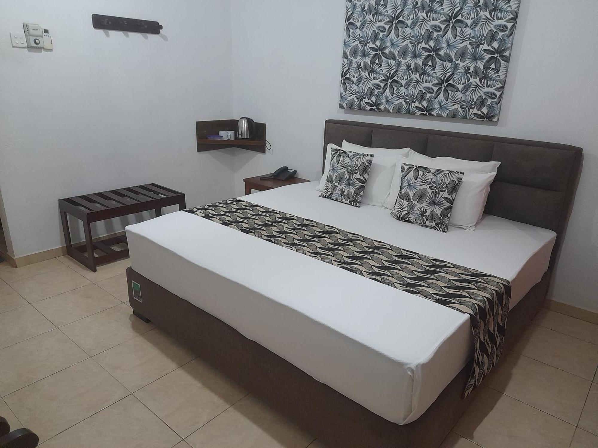 וואדואה Larn'S Villa Hotel & Apartment מראה חיצוני תמונה