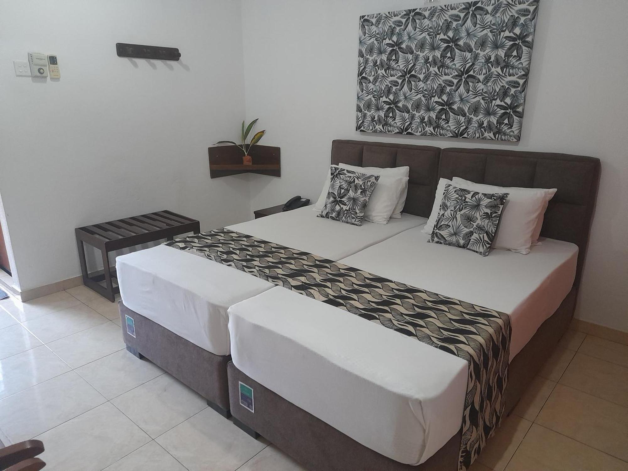 וואדואה Larn'S Villa Hotel & Apartment מראה חיצוני תמונה