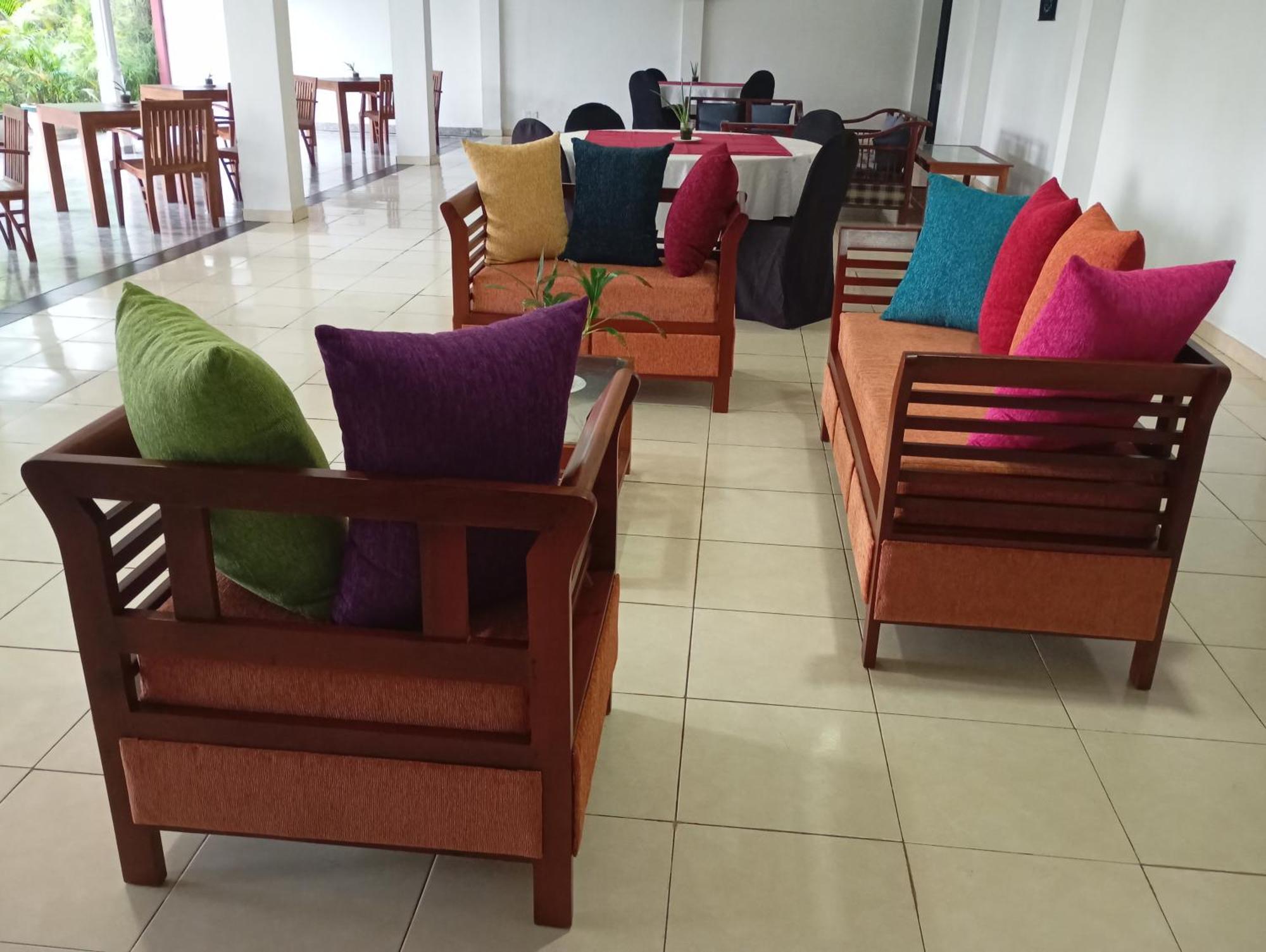וואדואה Larn'S Villa Hotel & Apartment מראה חיצוני תמונה